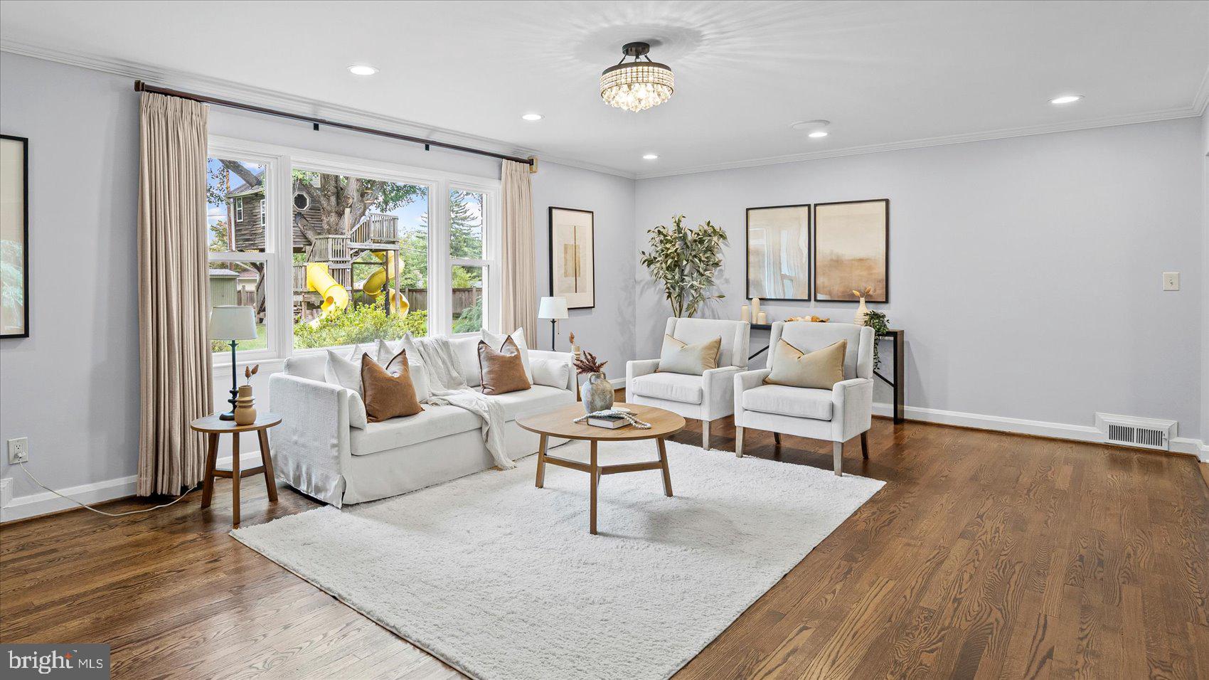 HAMPTON VILLAGE - Residential