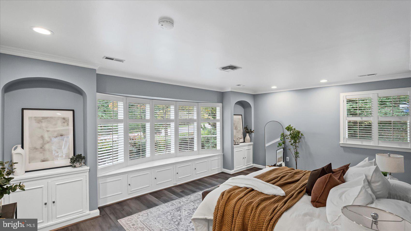 HAMPTON VILLAGE - Residential