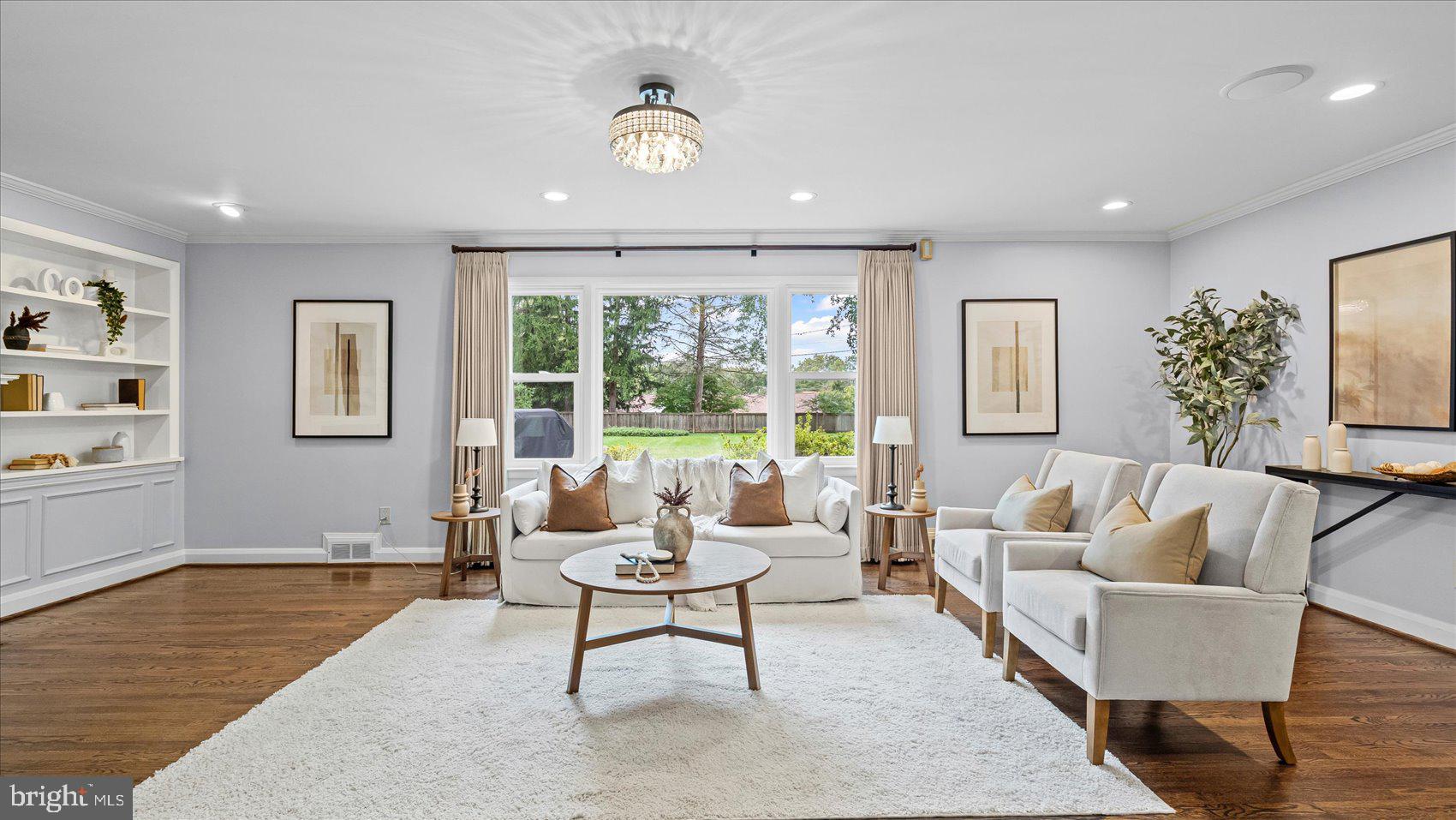 HAMPTON VILLAGE - Residential