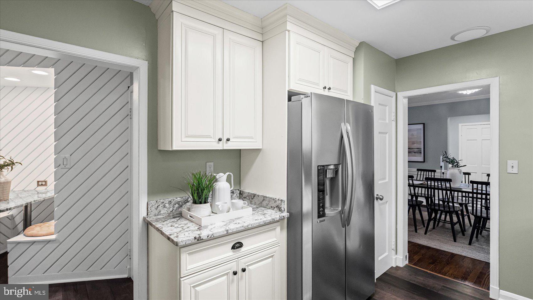 HAMPTON VILLAGE - Residential