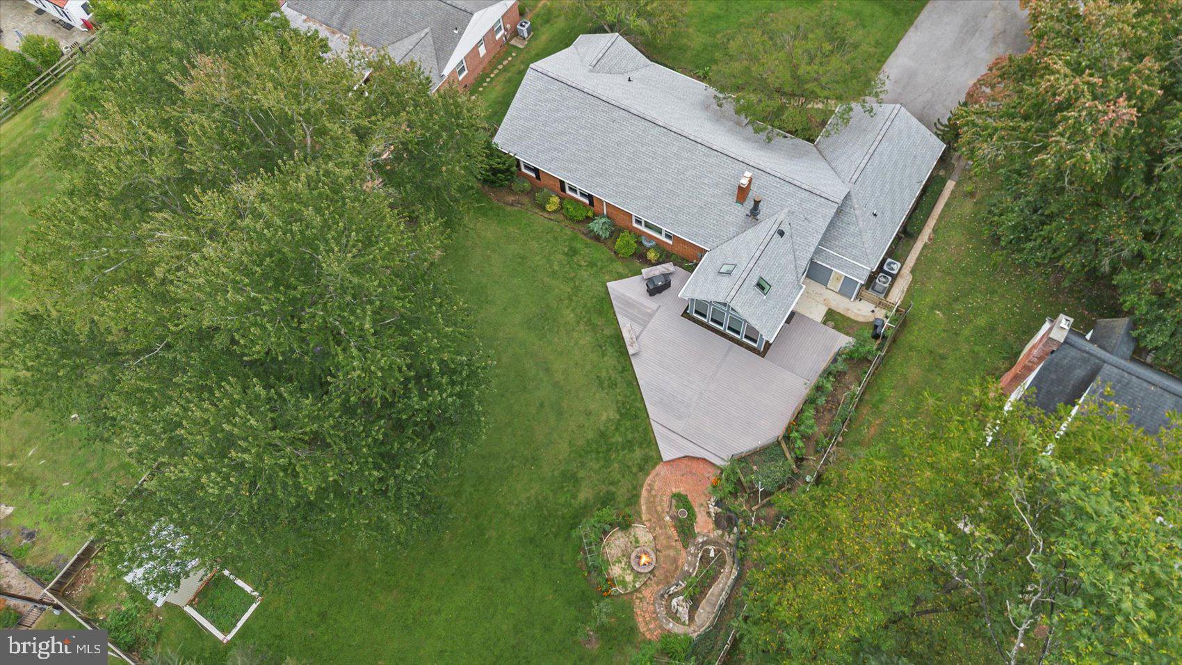 HAMPTON VILLAGE - Residential