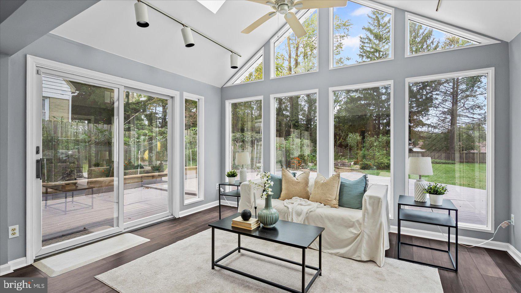 HAMPTON VILLAGE - Residential