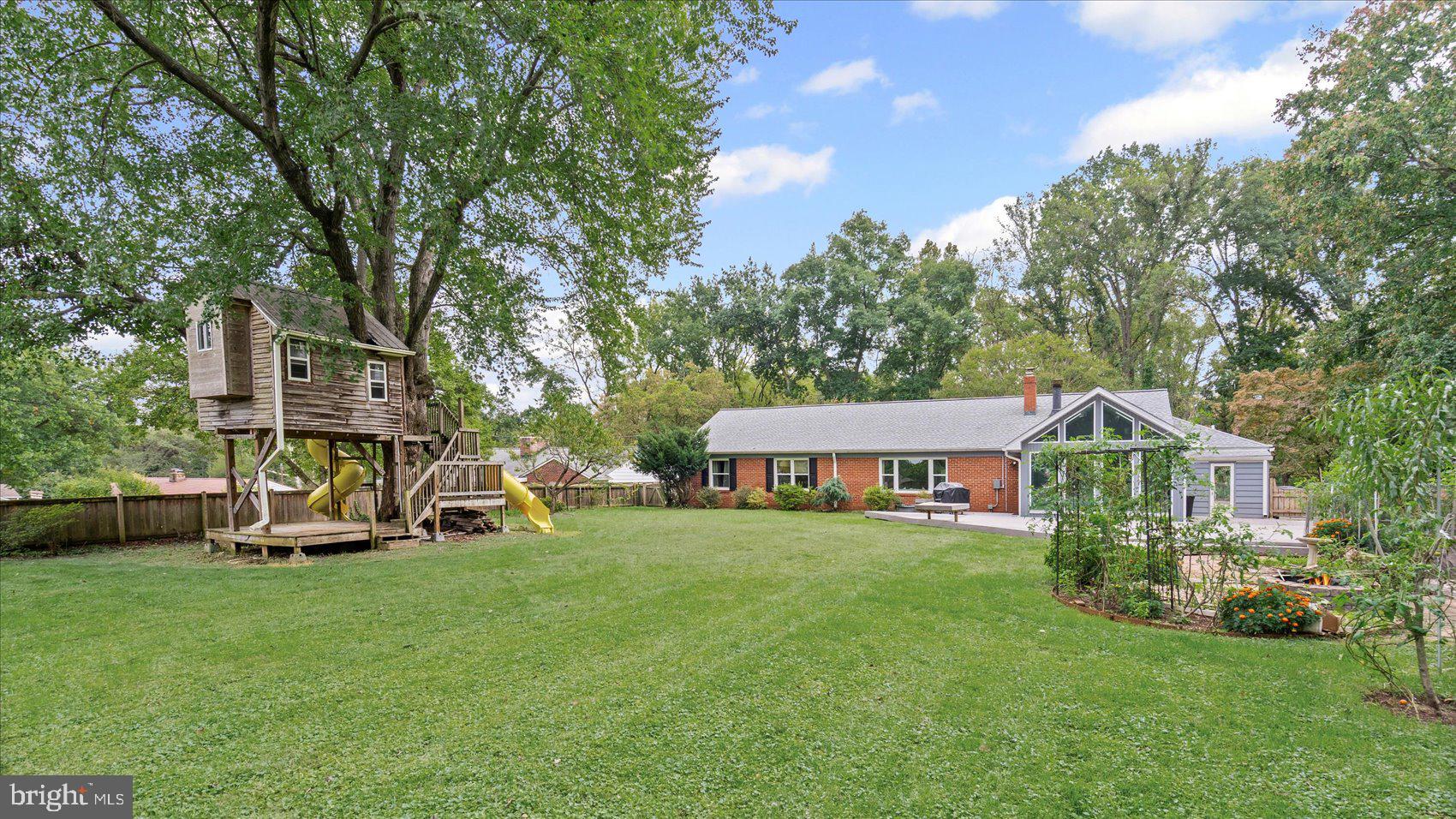 HAMPTON VILLAGE - Residential