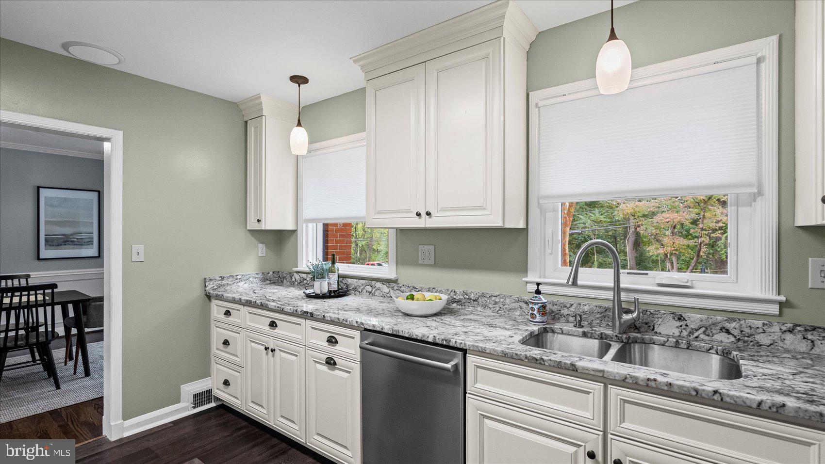 HAMPTON VILLAGE - Residential