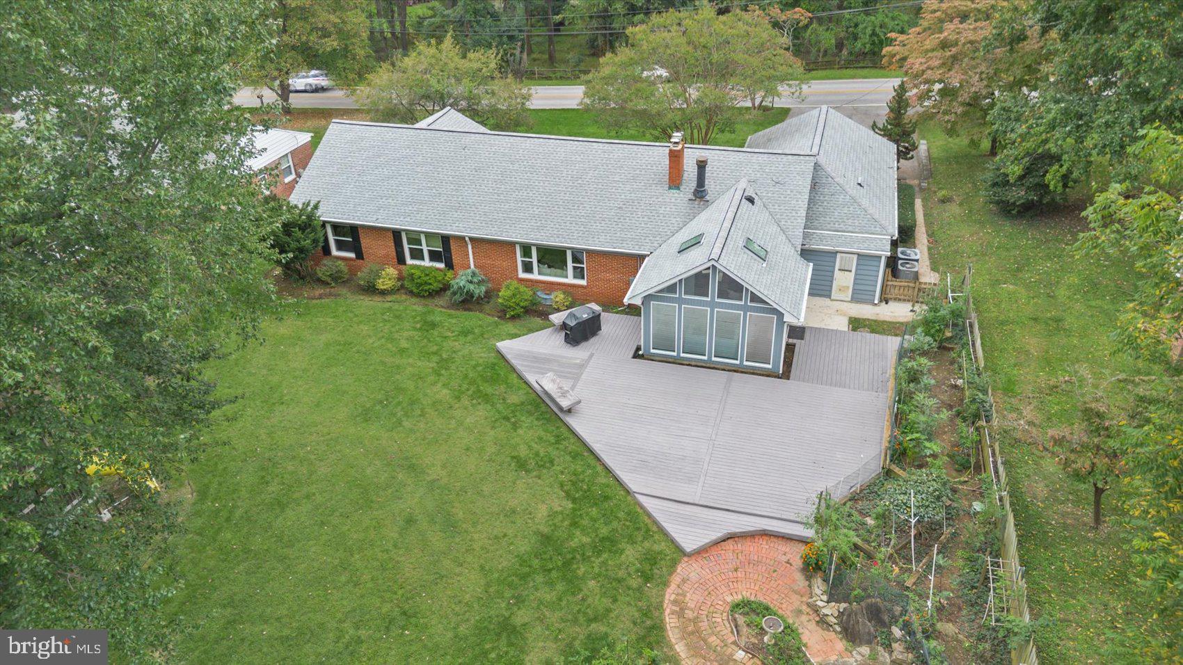 HAMPTON VILLAGE - Residential