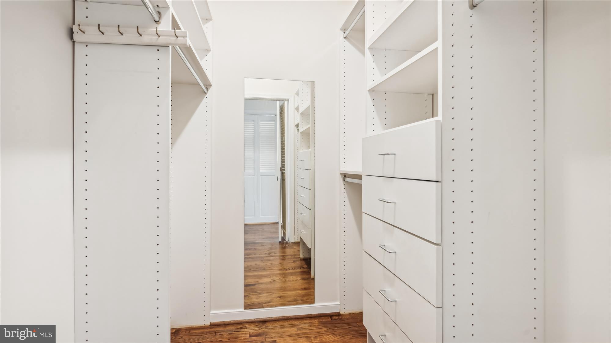 CHAIN BRIDGE FOREST - Residential