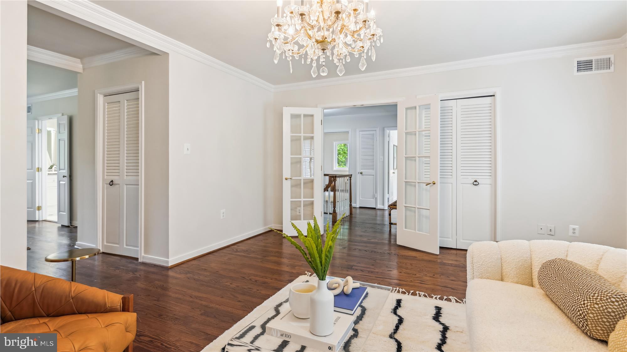 CHAIN BRIDGE FOREST - Residential