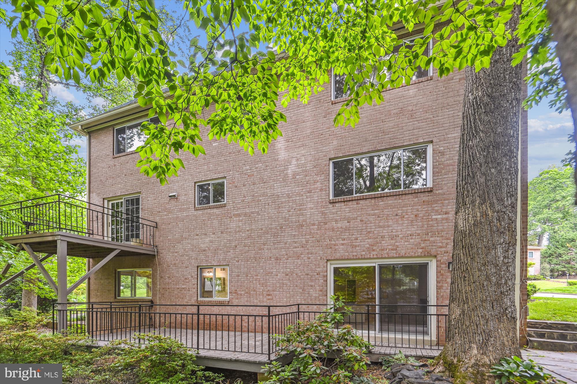 CHAIN BRIDGE FOREST - Residential