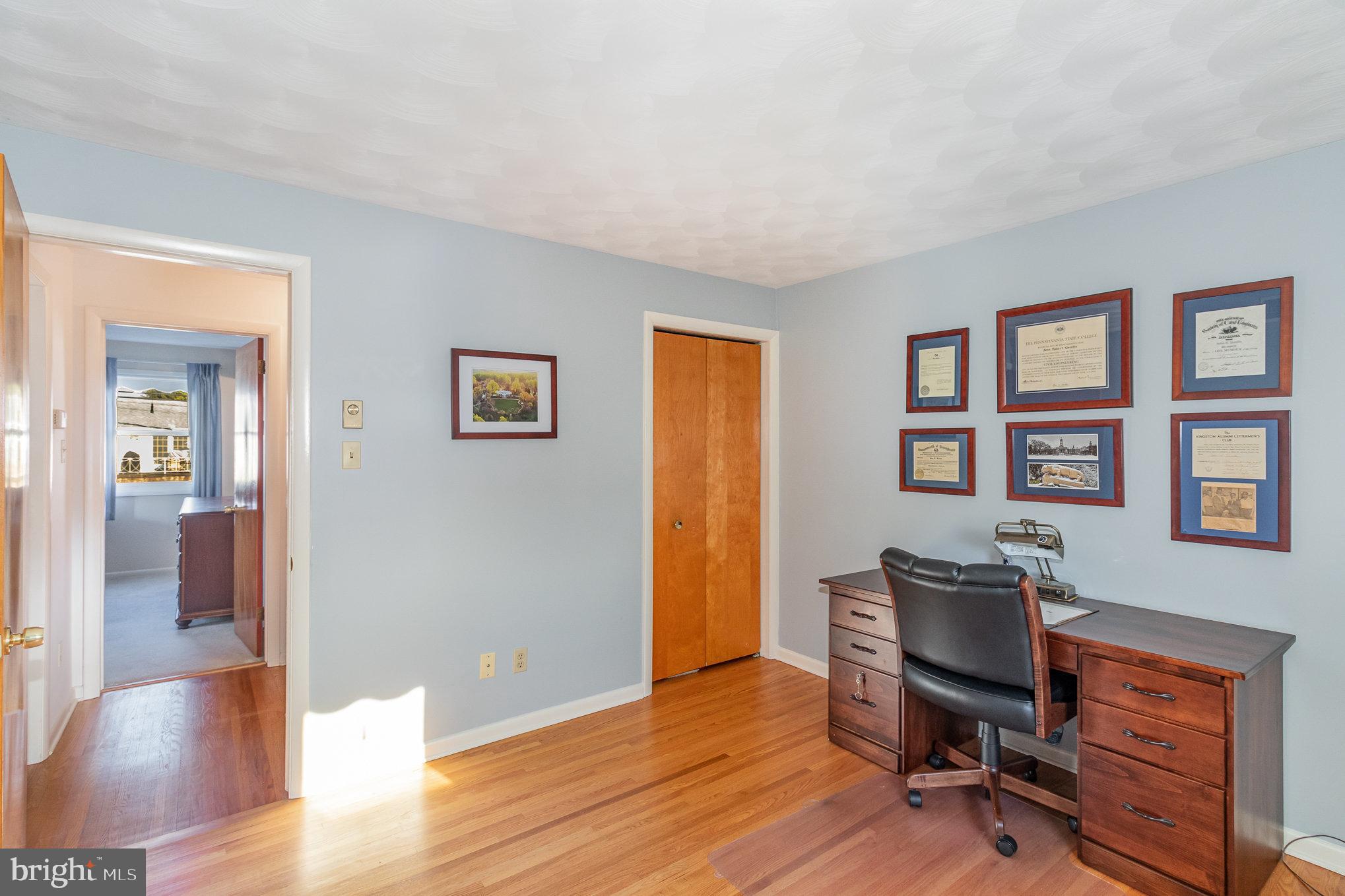 SHIREMAN MANOR - Residential