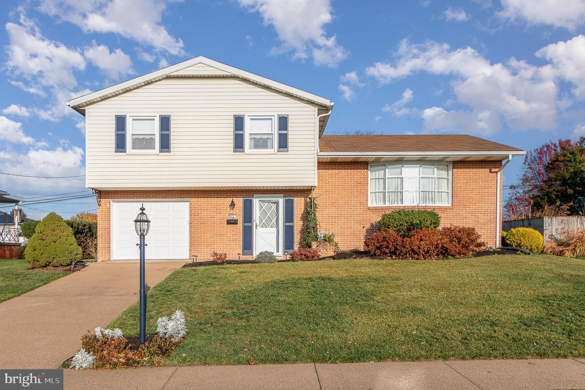 SHIREMAN MANOR - Residential