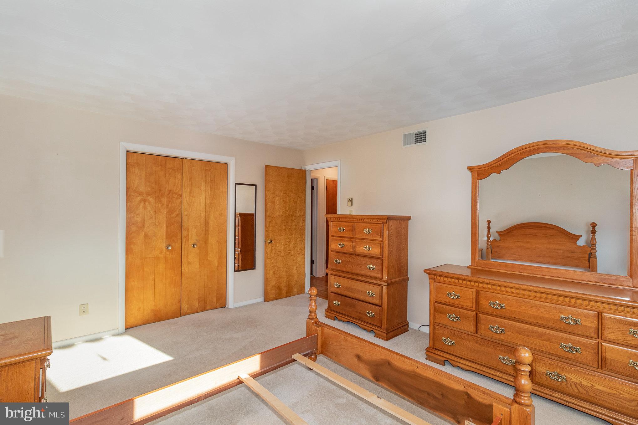 SHIREMAN MANOR - Residential