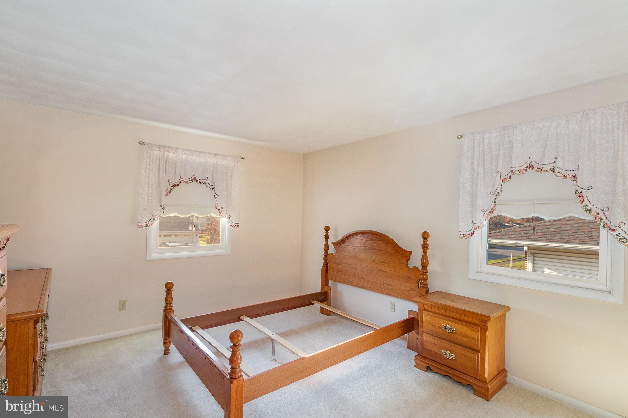 SHIREMAN MANOR - Residential