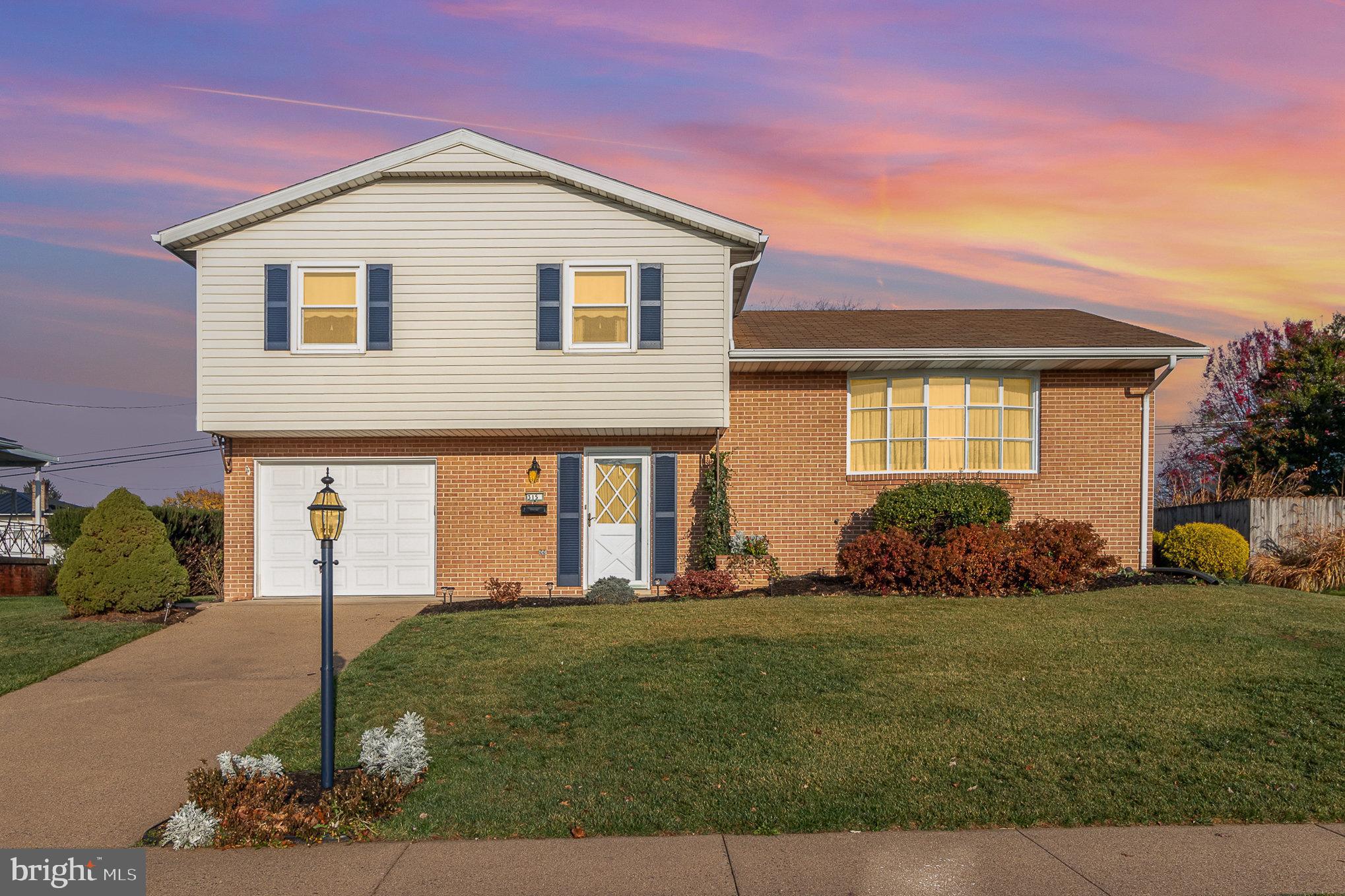 SHIREMAN MANOR - Residential