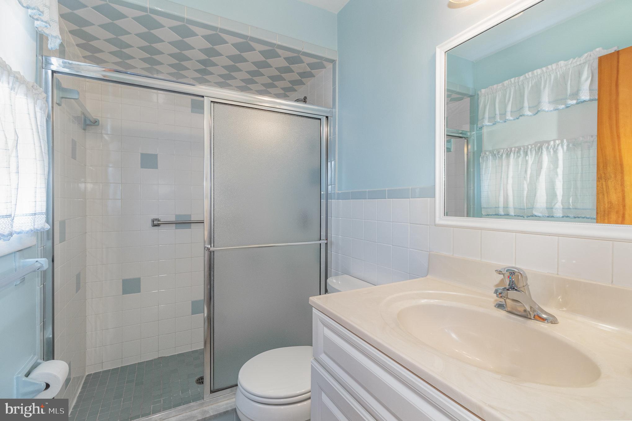 SHIREMAN MANOR - Residential