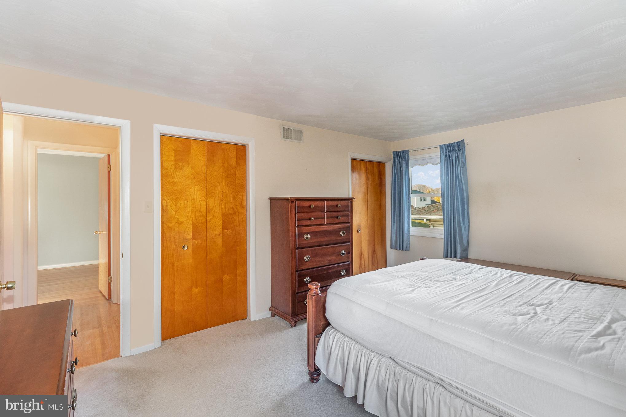 SHIREMAN MANOR - Residential