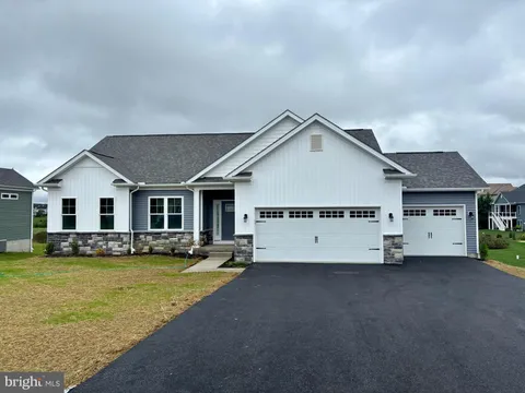 1245 Shannon Drive S, Greencastle, PA 17225 - MLS#: PAFL2025496