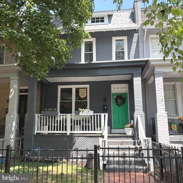 2429 3RD STREET NE