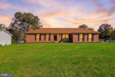 19 FENWAY DRIVE CHARLES TOWN WV 25414