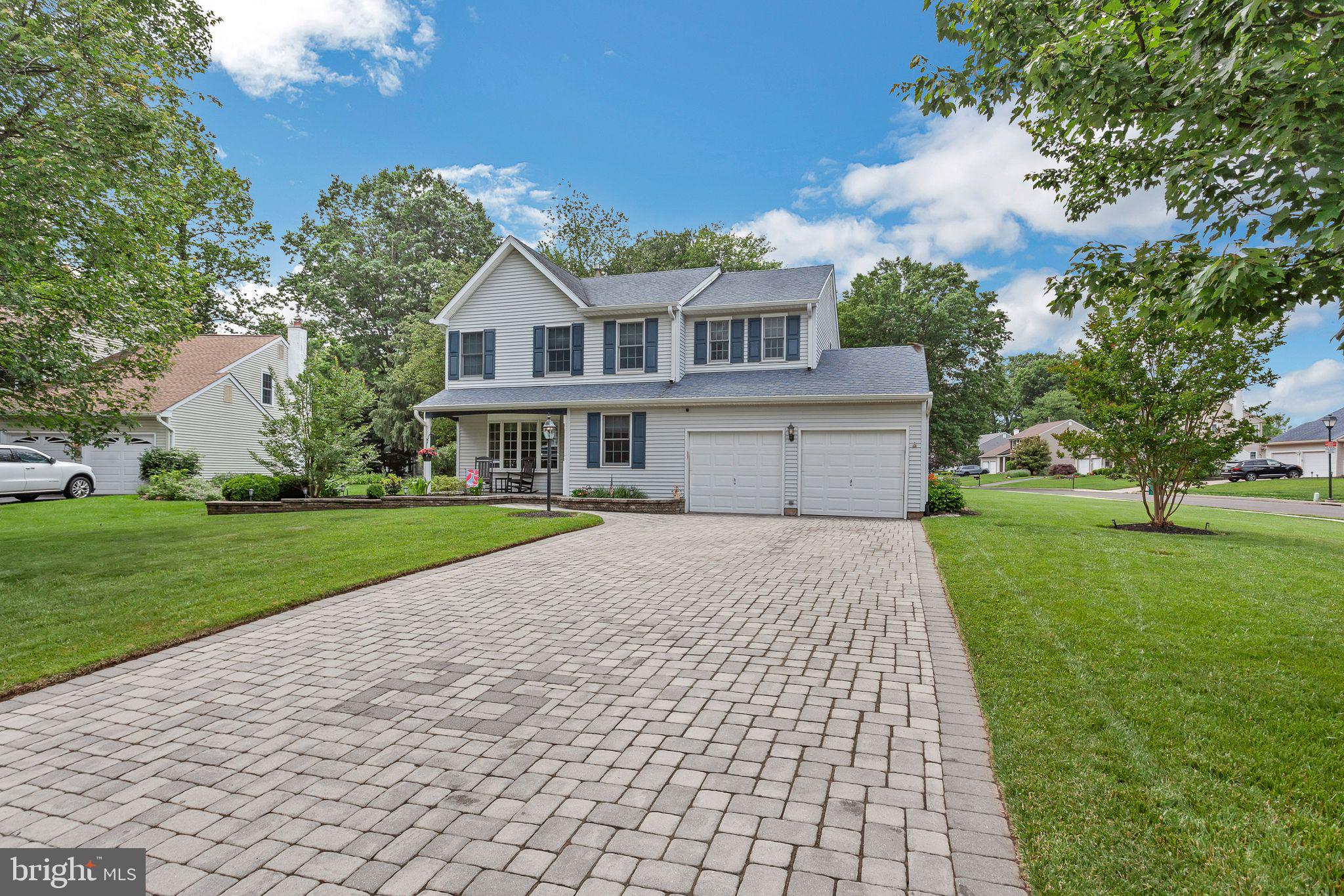 25 ANGELA AVENUE
