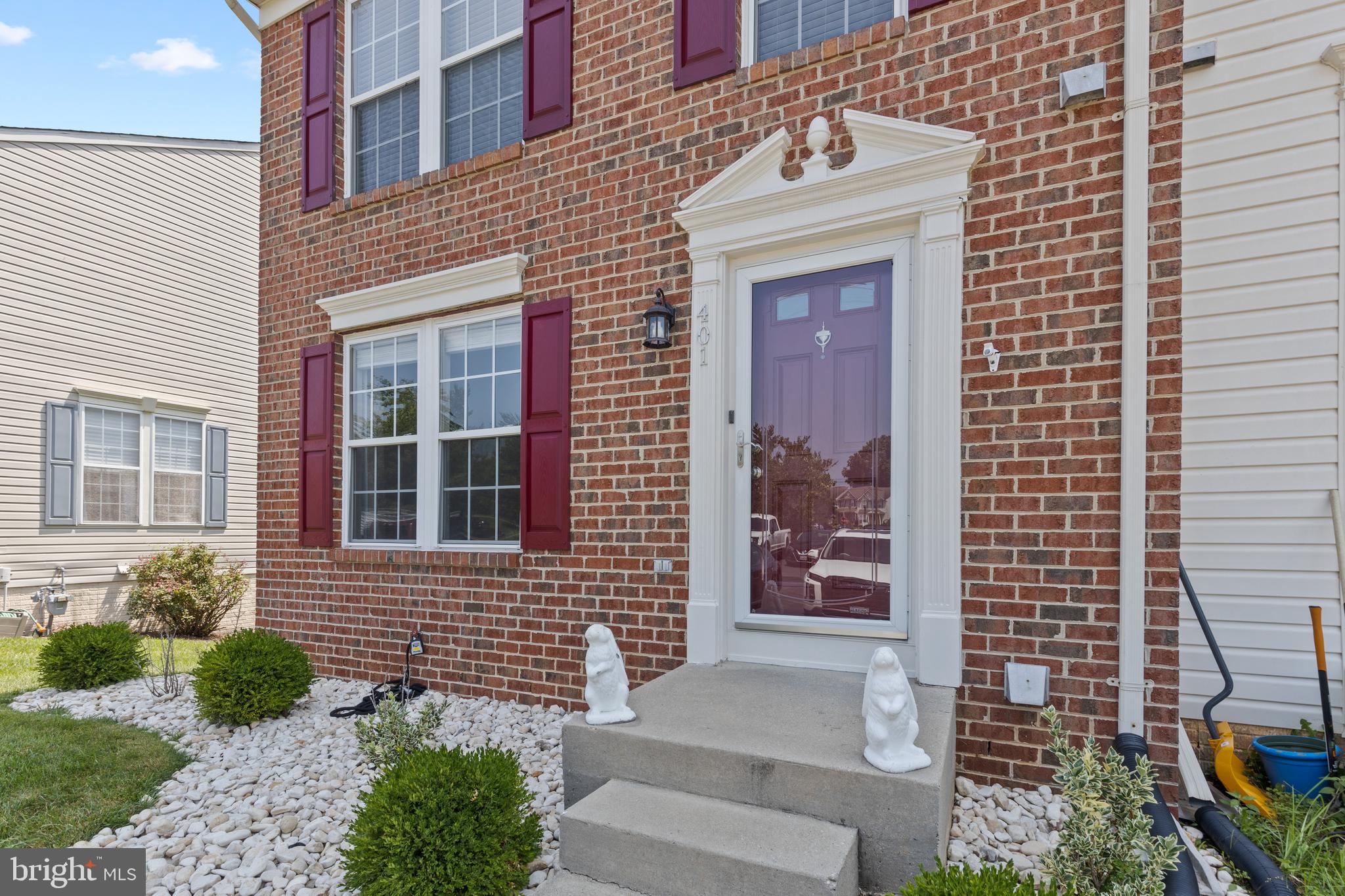 CONSTANT FRIENDSHIP - Residential Lease