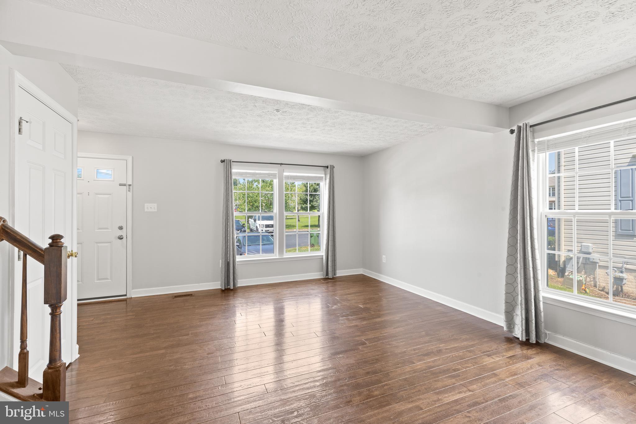 CONSTANT FRIENDSHIP - Residential Lease