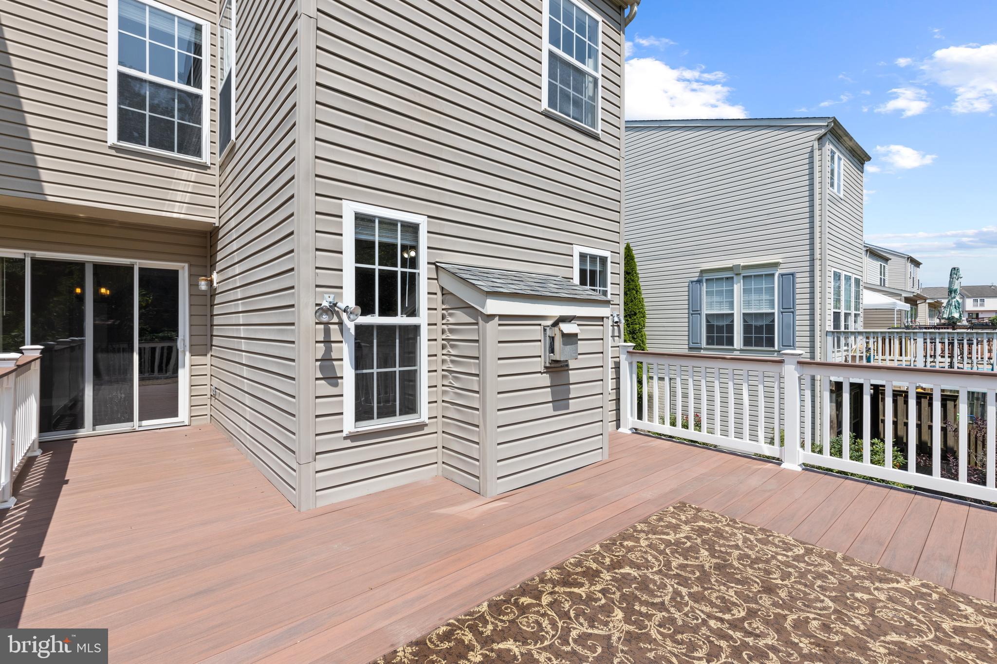 CONSTANT FRIENDSHIP - Residential Lease