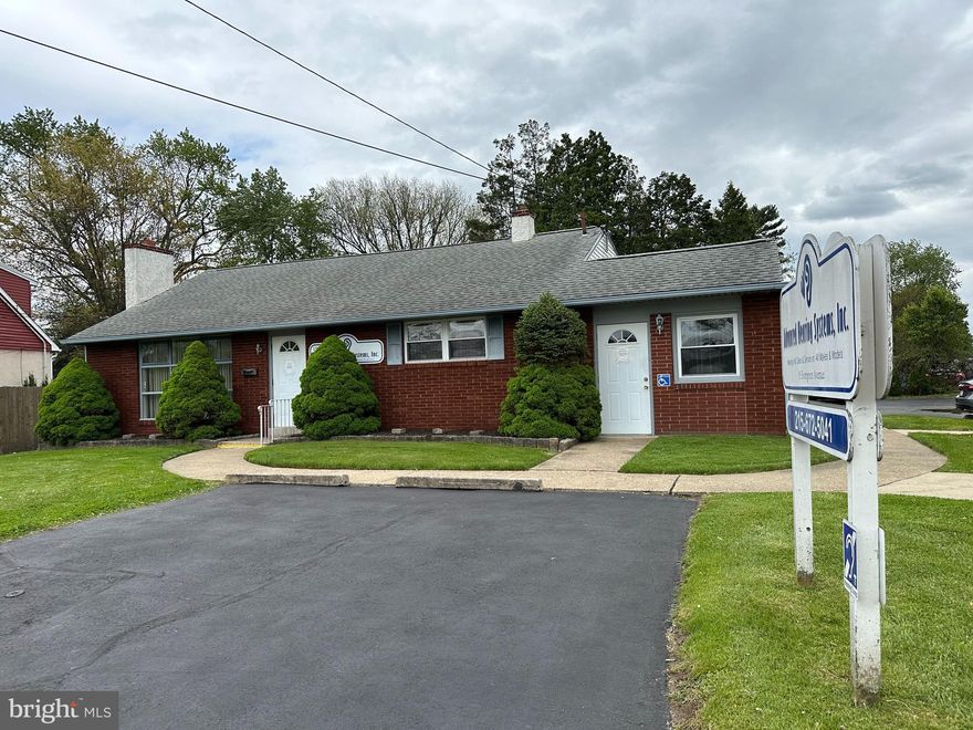 Welcome to this exceptional commercial property, offering over 1,700 square feet of space and endless potential. Boasting three separate entrances and electric meters, this property is highly adaptable and perfect for a range of businesses.
Inside, you'll find four bathrooms, ensuring convenience and comfort for both employees and clients. The property also features a large reception area, perfect for welcoming guests and showcasing your brand. Plus, there are several well-appointed offices, providing ample space for staff to work and collaborate.
One of the best things about this property is its ample parking, 22 shared spaces, which ensures that clients and employees alike will have easy access to your business. Whether you're looking to establish a retail space, a professional office, or a healthcare facility, this property is ideally located and offers great visibility to potential clients.
Don't miss the opportunity to make this exceptional commercial property your own. Contact us today to schedule a tour and discover all the possibilities it has to offer!

This unit is For Sale and Lease!