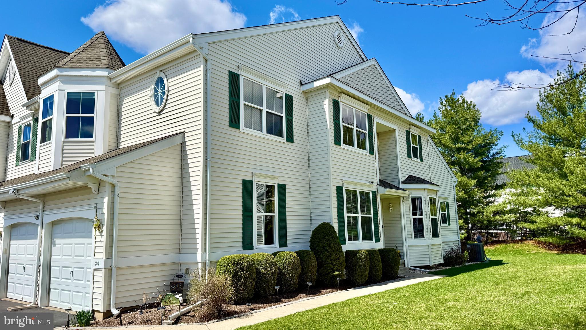 201 W HAMILTON STREET