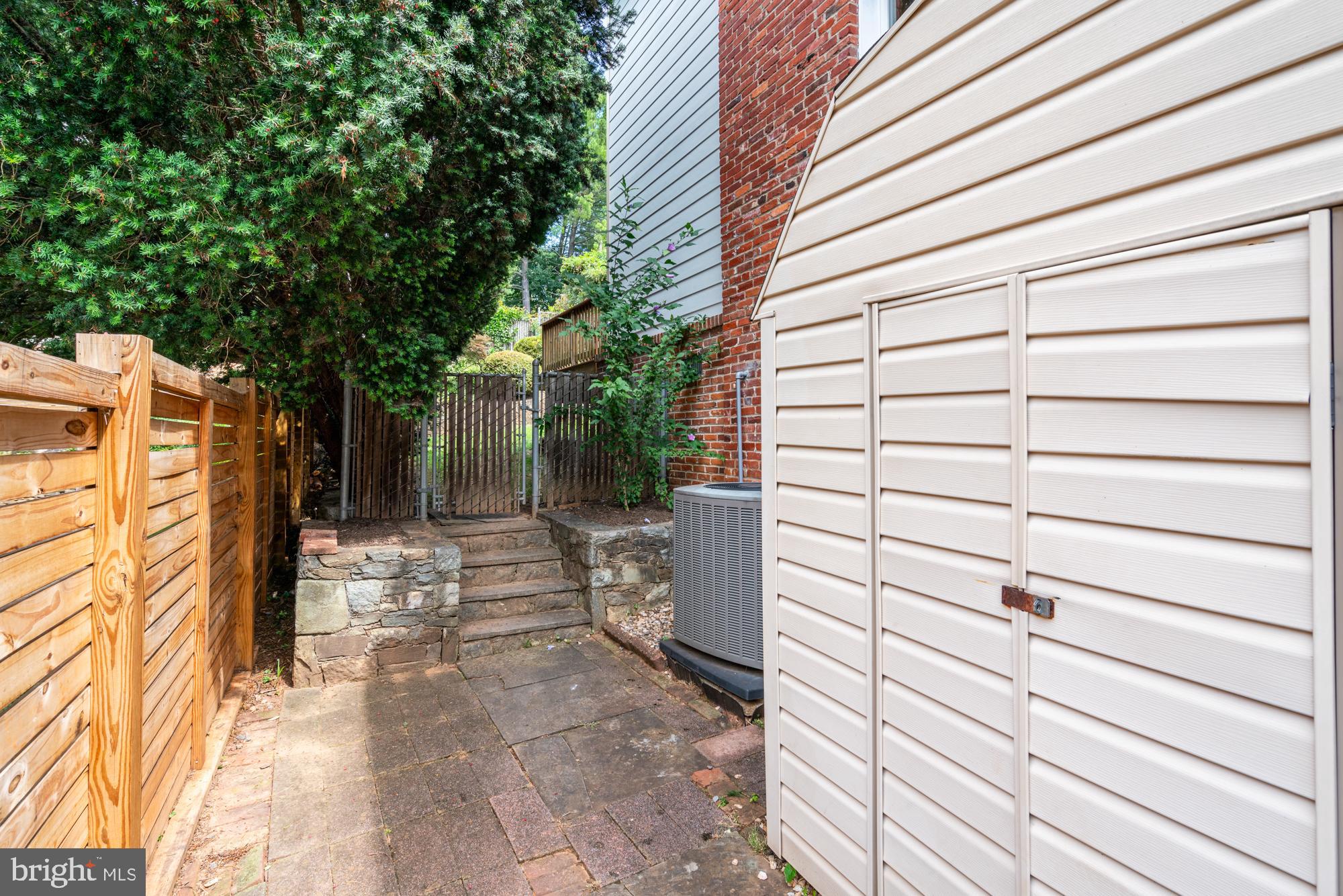 ALTA VISTA - Residential