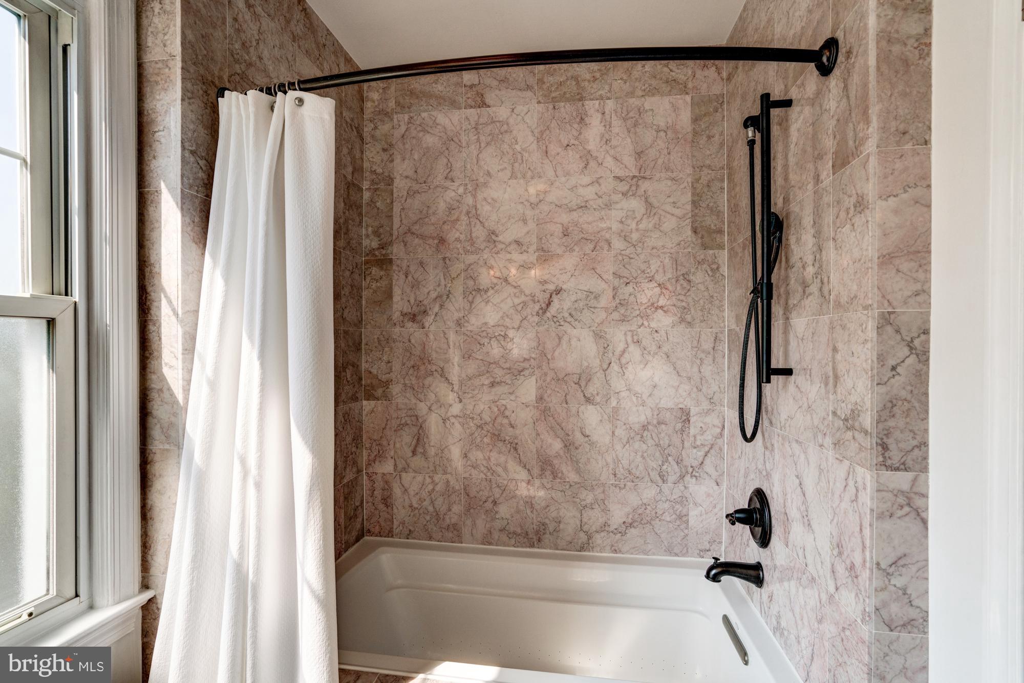 ALTA VISTA - Residential