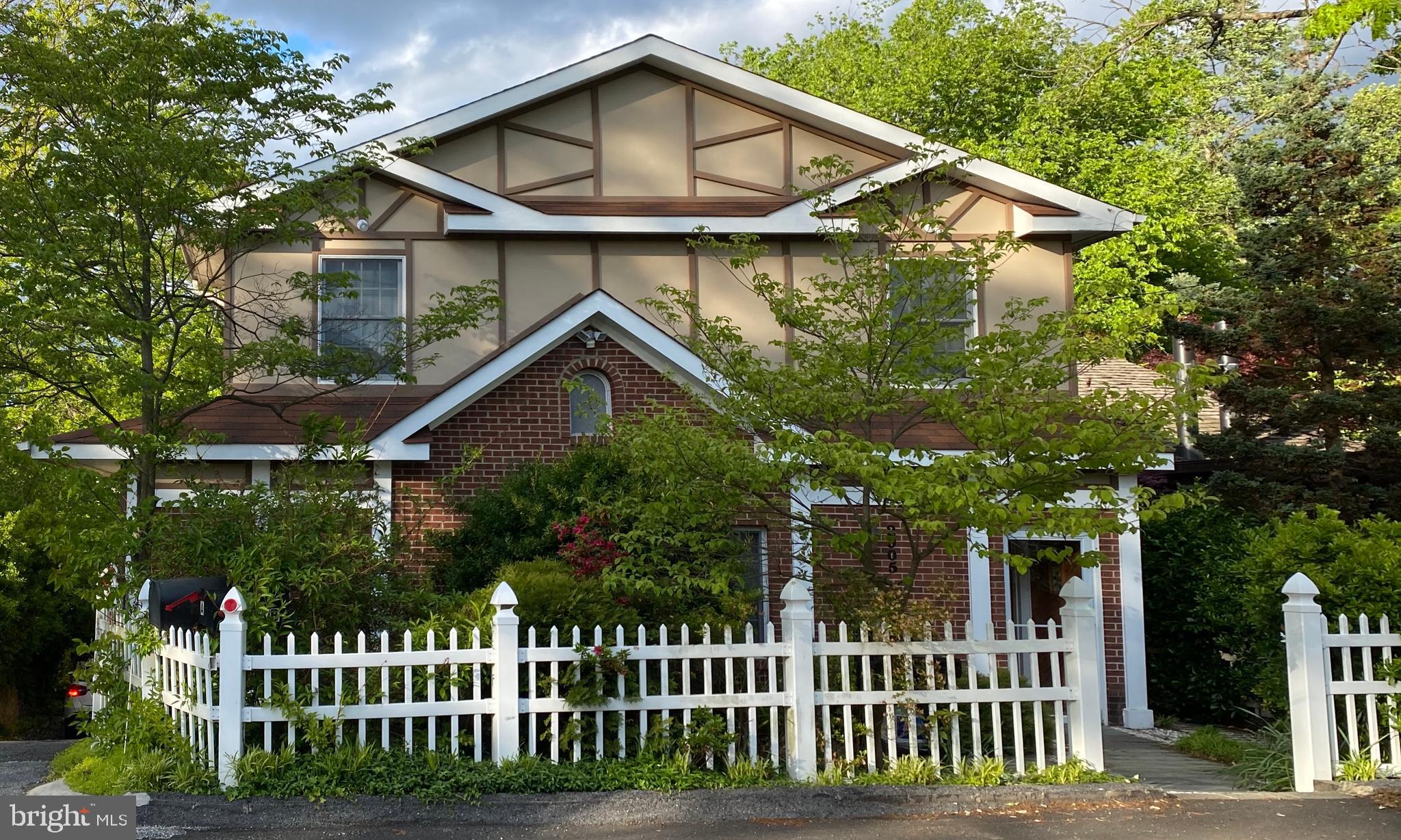 A fantastic house with a lot of room located in N. Arlington. Updated kitchen with stainless steel appliances, granite countertops and glass front cabinets. Large covered deck. Tenant will not have access to a separate apartment on the side with separate access as the Landlord will stay there when in the United States. Parking in the back plus side street parking is available. Landlord will work with recent grads and students. Property is tenant occupied so notice is required prior to showings. APPLICATIONS can only be made online - each adult applicant must apply separately.