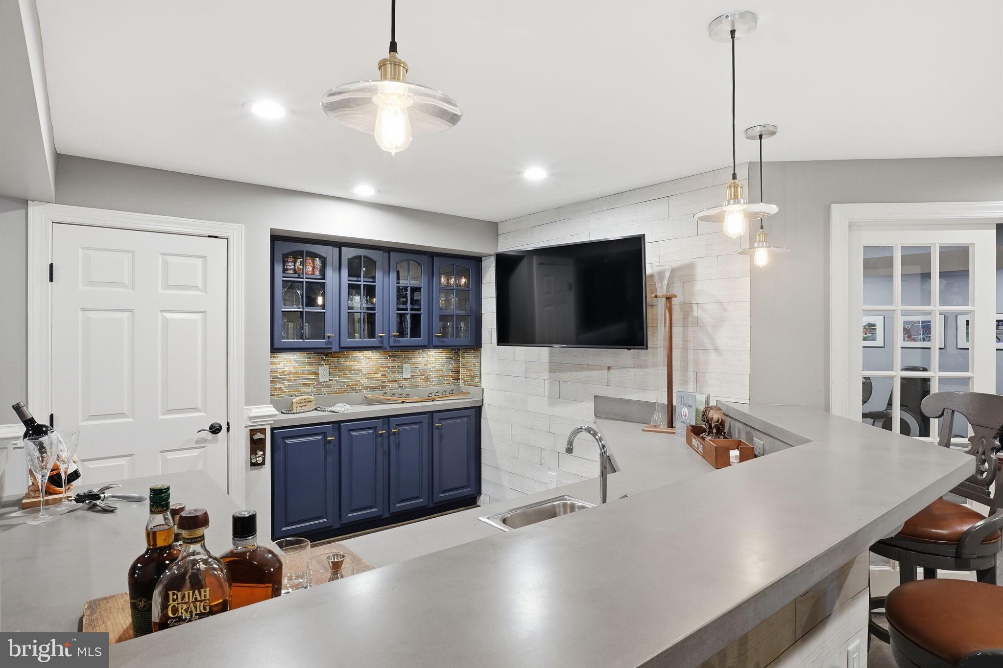 LAKELANDS - Residential