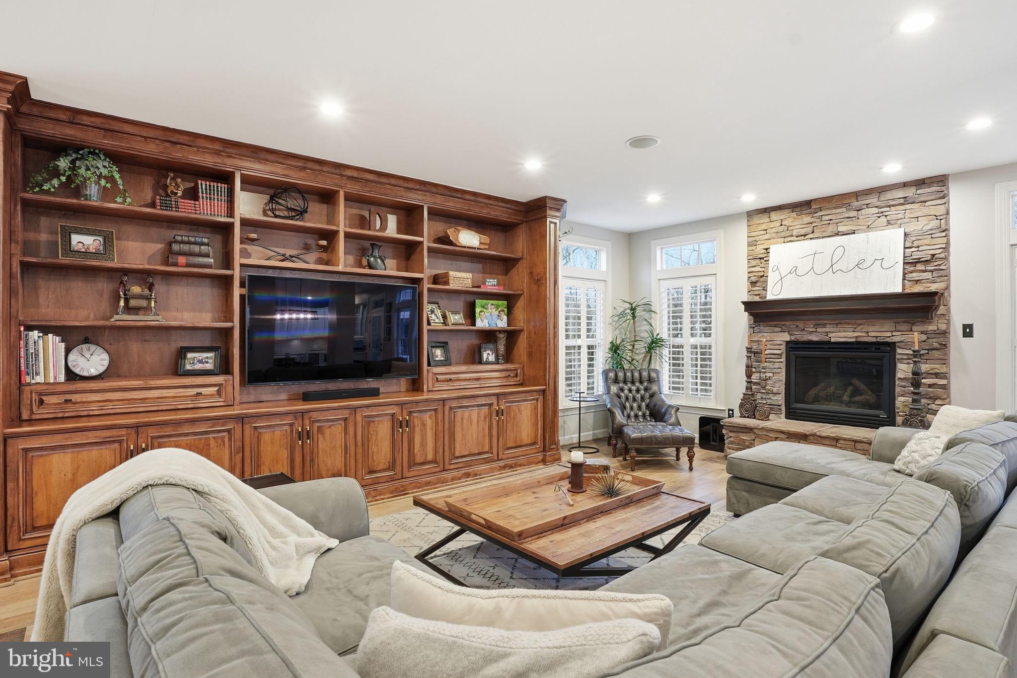 LAKELANDS - Residential