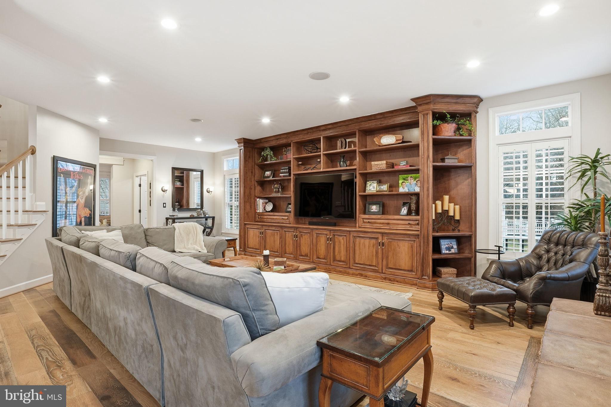 LAKELANDS - Residential