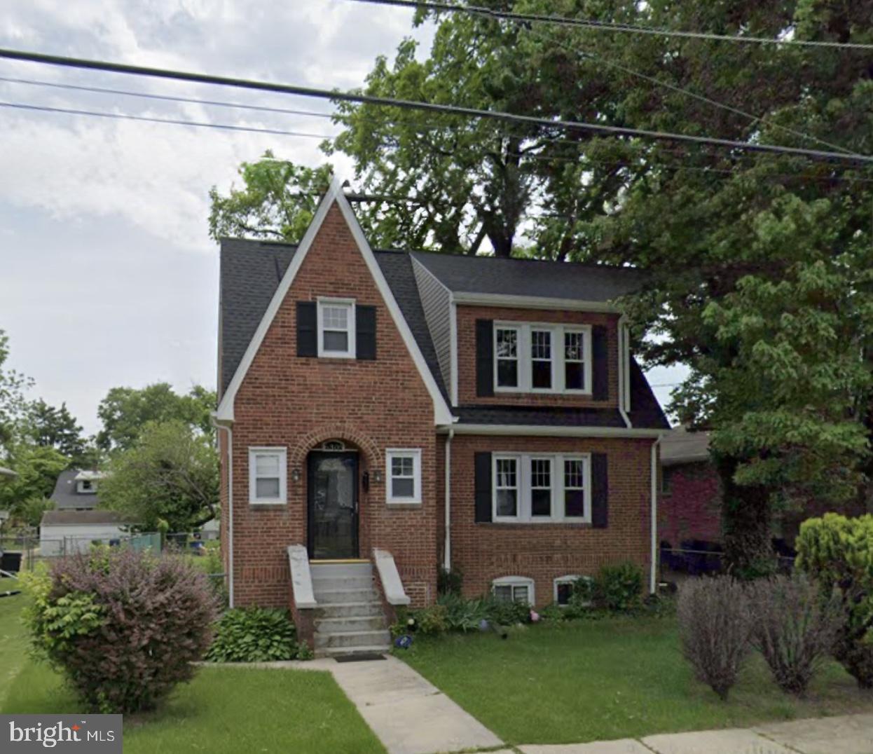 Lovely 4 BR/2.5 BA Single-Family Home in District Heights! Located on a quiet residential street, this well-maintained home offers a spacious layout across three finished levels. The main floor features beautiful flooring, a bright living area, separate dining space, and a modern kitchen with stainless steel appliances and ample cabinetry. A convenient half bath is also located on this level. Upstairs, you’ll find three comfortable bedrooms with generous closet space and a full hallway bathroom. The fully finished basement includes a private bedroom, full bathroom, and a kitchenette—offering flexible living space for various needs!
Local Attractions:
-Washington DC / Eastern Market Neighborhood: Explore the cosmopolitan energy of Eastern Market, DC with several restaurant options, various grocery stores, entertainment, and coffee shops within 15 minutes.
- MGM / National Harbor: Discover a world of entertainment, dining, and shopping at this vibrant waterfront destination. From the Capital Wheel to waterfront restaurants, there's something for everyone at National Harbor.
- Anacostia Park, Washington, DC: Indulge in nature. Go for a scenic run, walk or bike ride along Anacostia Riverwalk Trail as well enjoy scenic views of the Nation's Capital from the Frederick Douglass Memorial Bridge within 15 minutes.
- Nationals Park / Audi Field, Washington DC: Within 20 mins or less you can enjoy Major League sports attractions by attending a Washington Nationals Baseball game or D.C. United / Washington Spirit Major League Soccer Match. -
- Woodrow Wilson Bridge Trail: Enjoy scenic views of the Potomac River and Washington, D.C., skyline while biking or walking along this picturesque trail. It offers a peaceful escape from the hustle and bustle of city life.
- Old Town / King Street, Alexandria Virginia: Enjoy the historic district, independent boutiques, major retail options, and open-air eateries along the Potomac River.
Nearby Highways:
- Interstate 495 (I-495): Commonly known as the Capital Beltway, I-495 encircles Washington, D.C., and provides access to various suburbs and attractions in the region. It serves as a vital transportation corridor for commuters and travelers
- Maryland Route 4 (MD-4): Also known as Pennsylvania Avenue, MD-4 is a major north-south highway connecting District Heights to Washington, D.C., and points south. It offers convenient access to local amenities and businesses.
Sorry, no pets.
Application Qualifications: Minimum monthly income 3 times the tenant’s portion of the monthly rent, acceptable rental history, acceptable credit history and acceptable criminal history. More specific information provided with the application.
All Bay Management Group residents are automatically enrolled in the Resident Benefits Package (RBP) for $39.95/month, which includes renters insurance, credit building to help boost your credit score with timely rent payments, $1M Identity Protection, HVAC air filter delivery (for applicable properties), move-in concierge service making utility connection and home service setup a breeze during your move-in, our best-in-class resident rewards program, and much more! The Resident Benefits Package is a voluntary program and may be terminated at any time, for any reason, upon thirty (30) days’ written notice. Tenants that do not upload their own renters insurance to the Tenant portal 5 days prior to move in will be automatically included in the RBP and the renters insurance program. More details upon application.