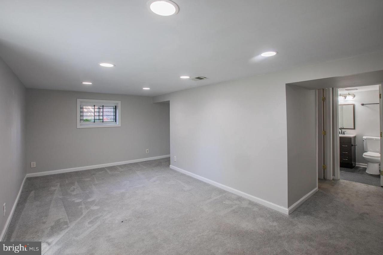 DISTRICT HEIGHTS - Residential Lease