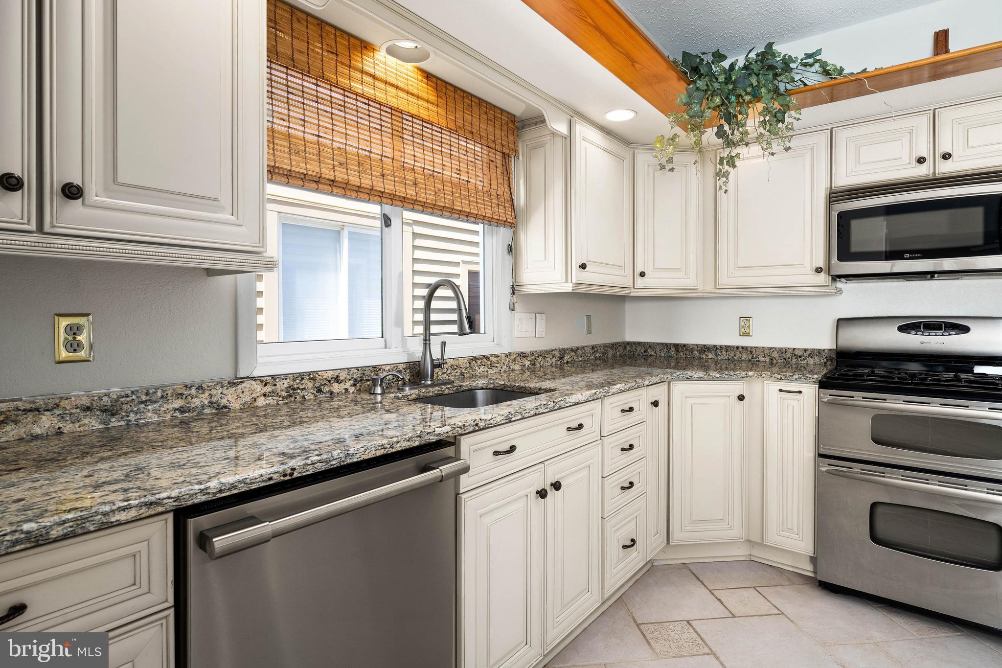 BAYBERRY ESTATES - Residential