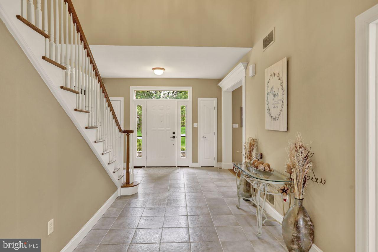 12 FOX GLEN DRIVE