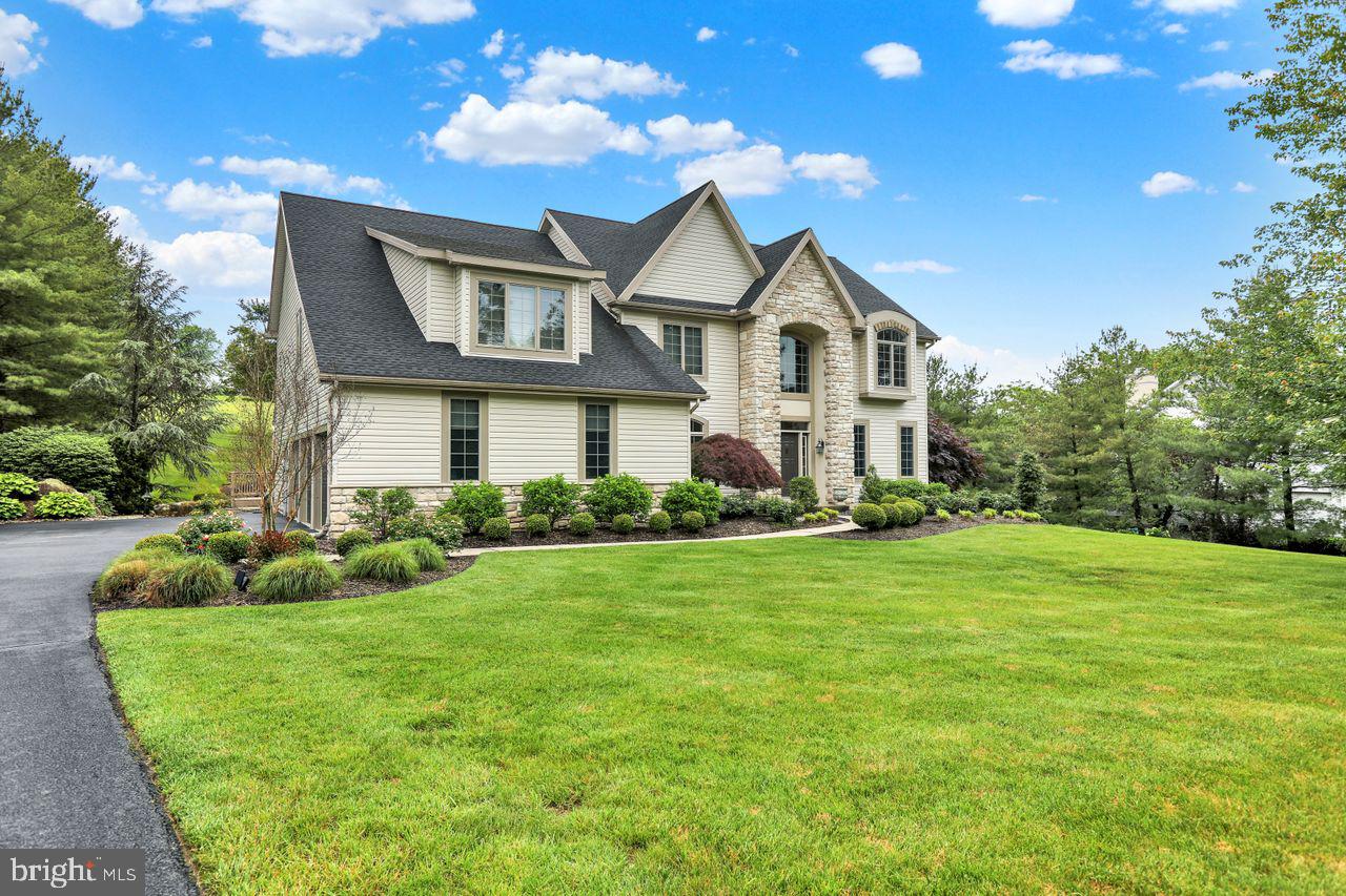 12 FOX GLEN DRIVE