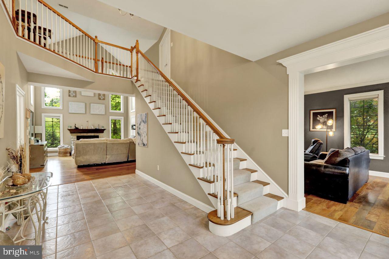12 FOX GLEN DRIVE