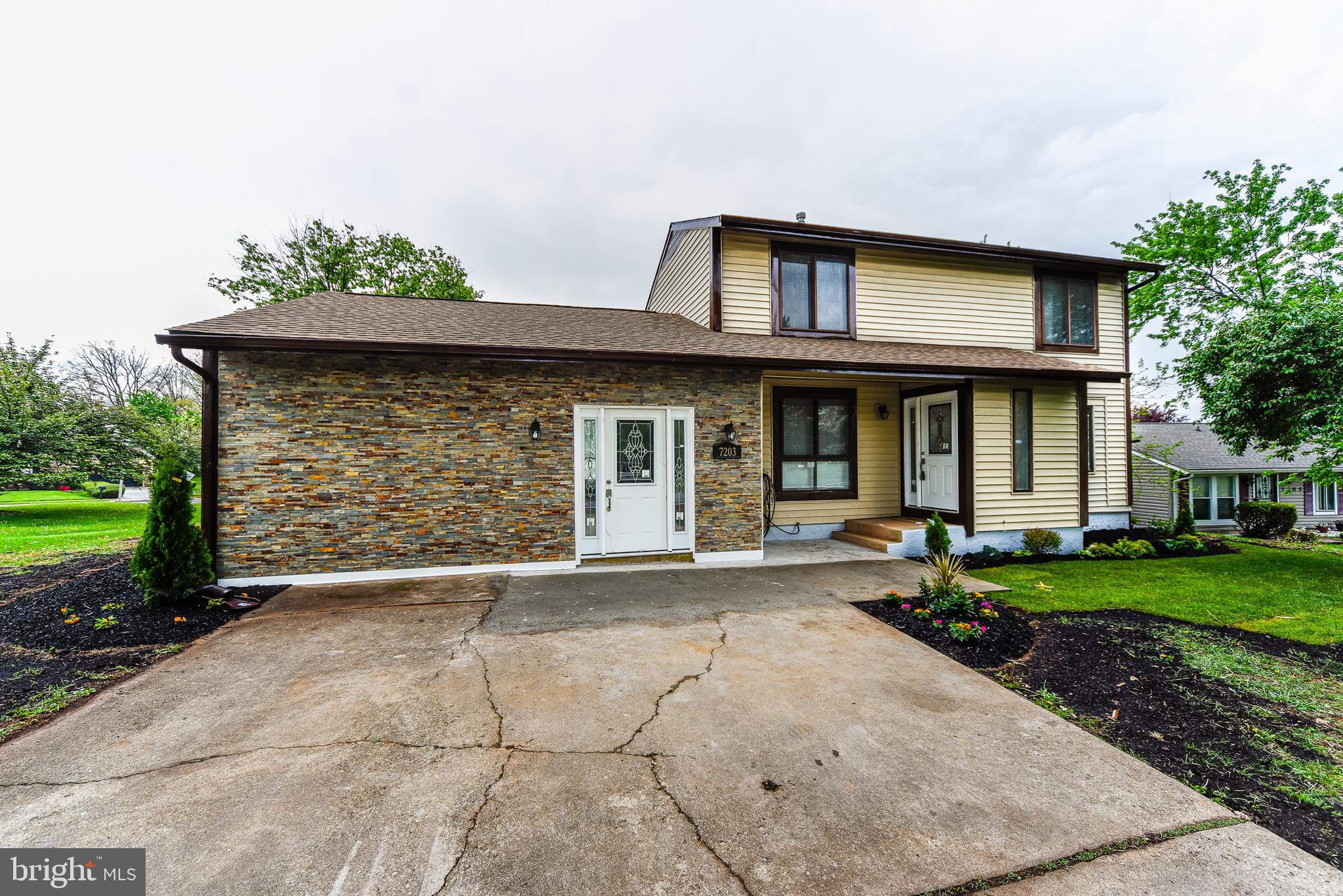 WOODBRIDGE VALLEY - Residential