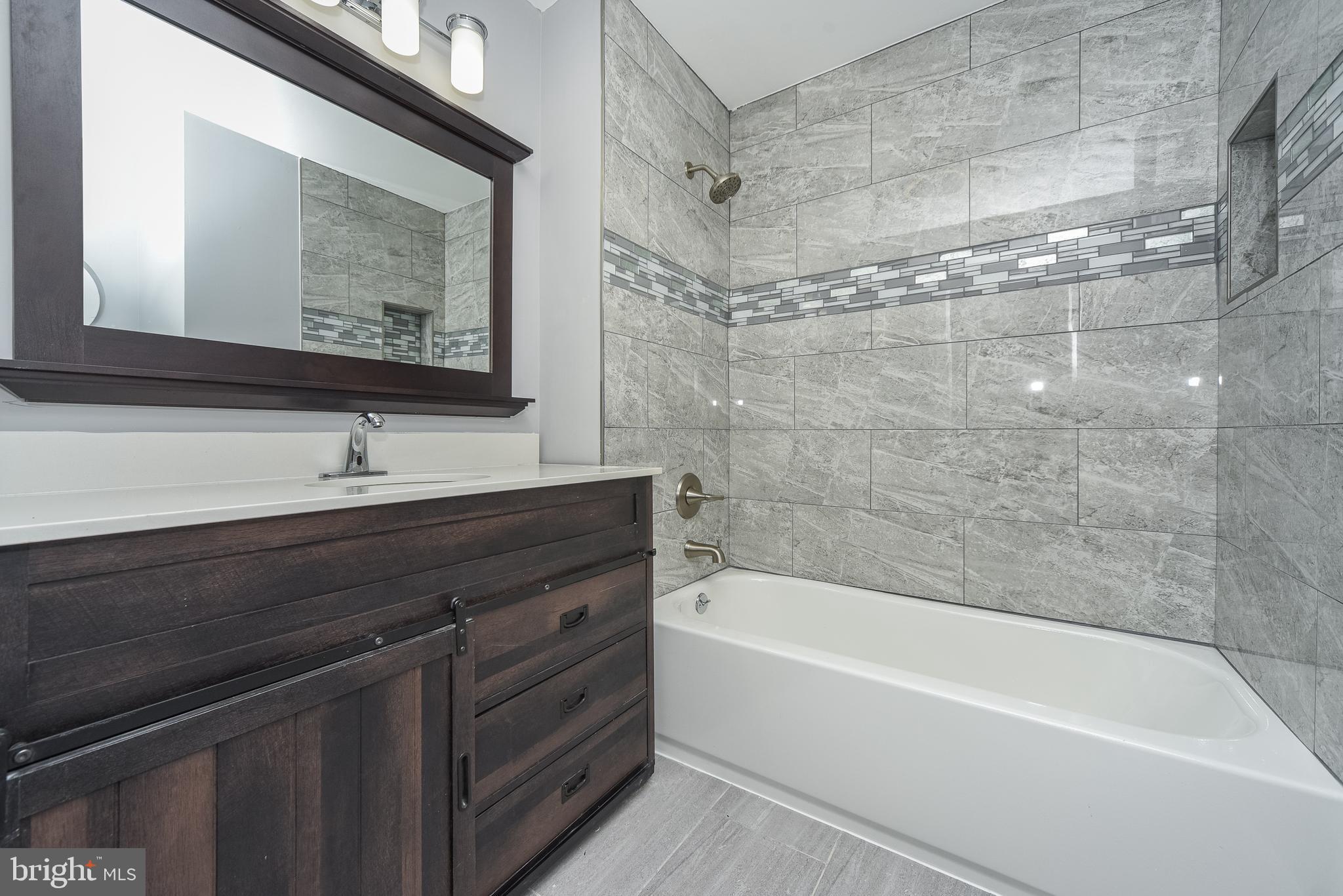 WOODBRIDGE VALLEY - Residential