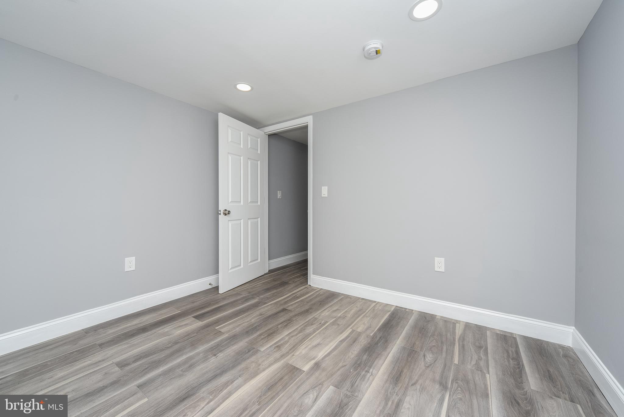 WOODBRIDGE VALLEY - Residential