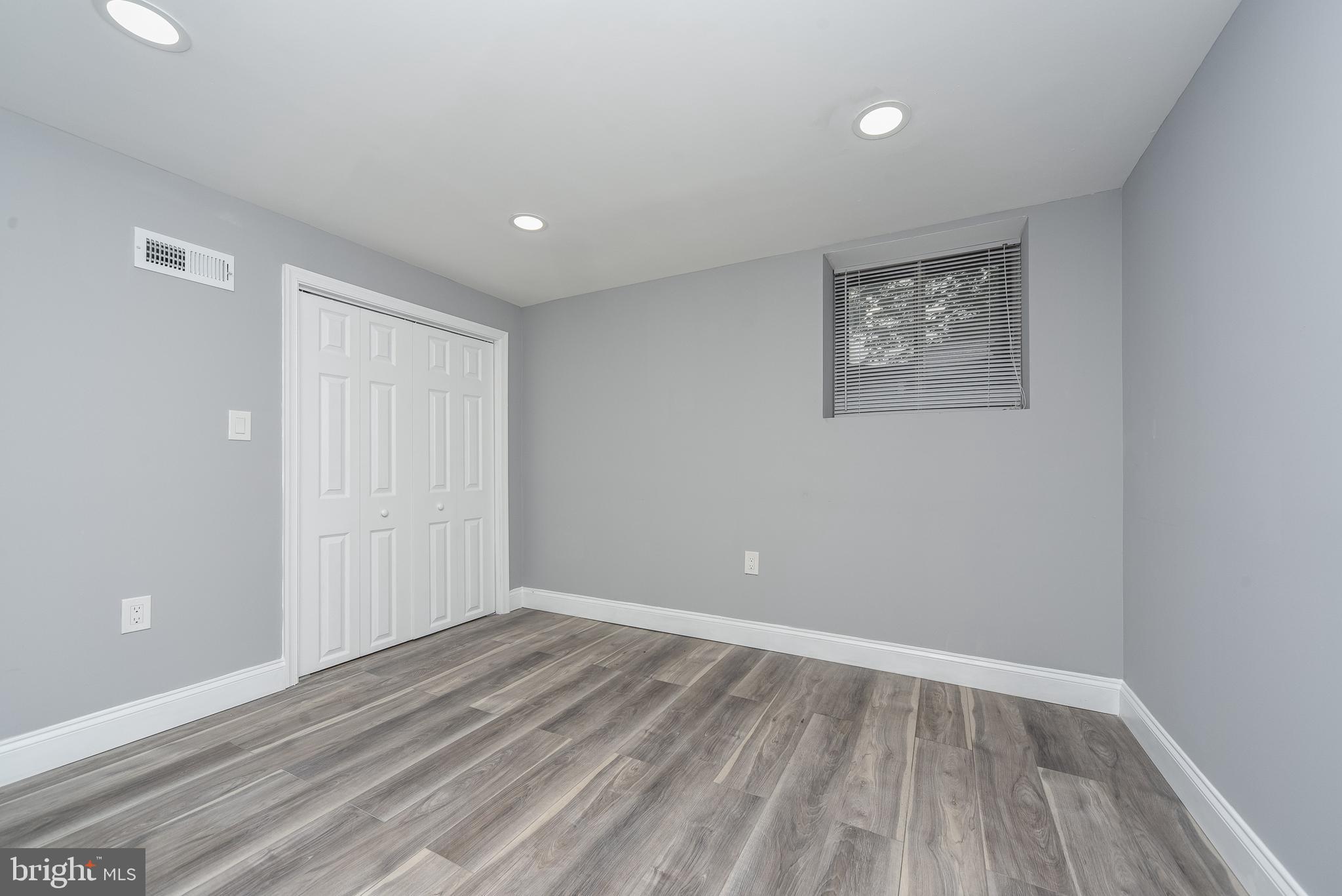 WOODBRIDGE VALLEY - Residential