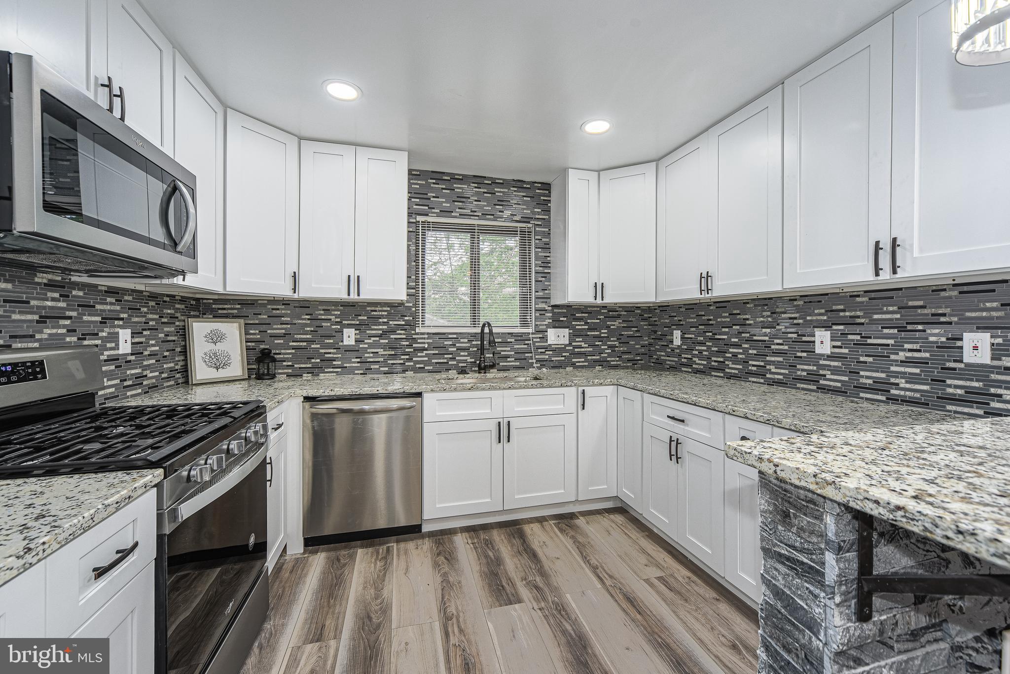 WOODBRIDGE VALLEY - Residential