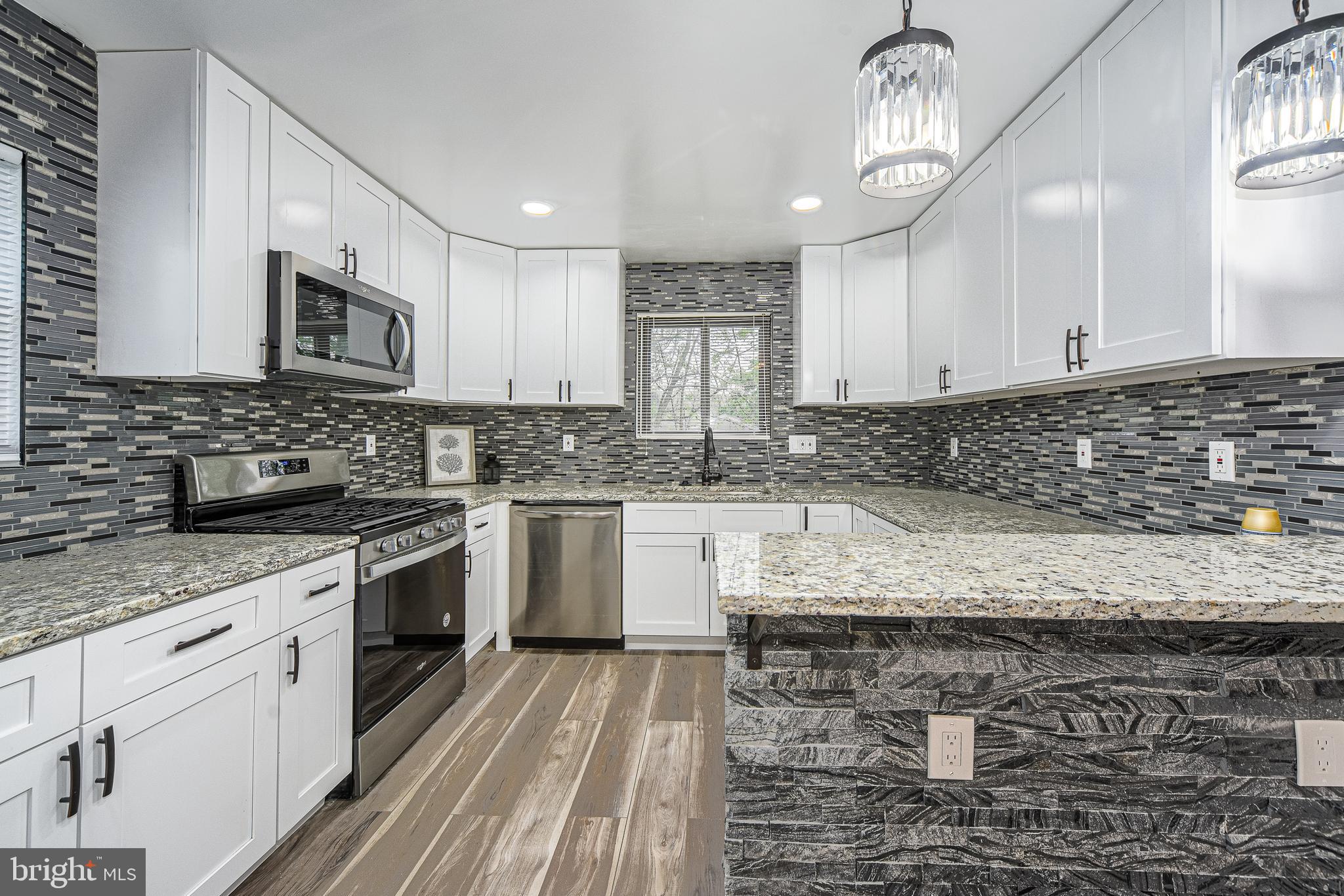 WOODBRIDGE VALLEY - Residential