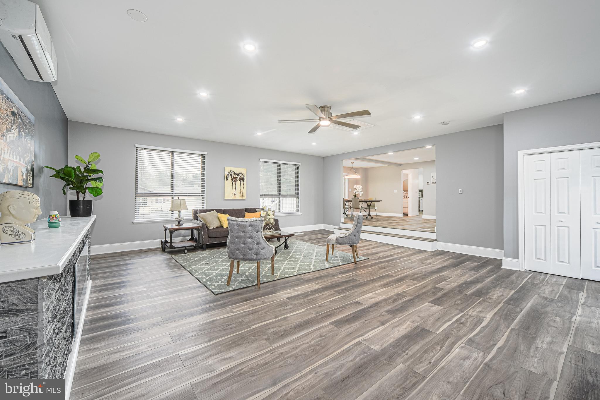 WOODBRIDGE VALLEY - Residential