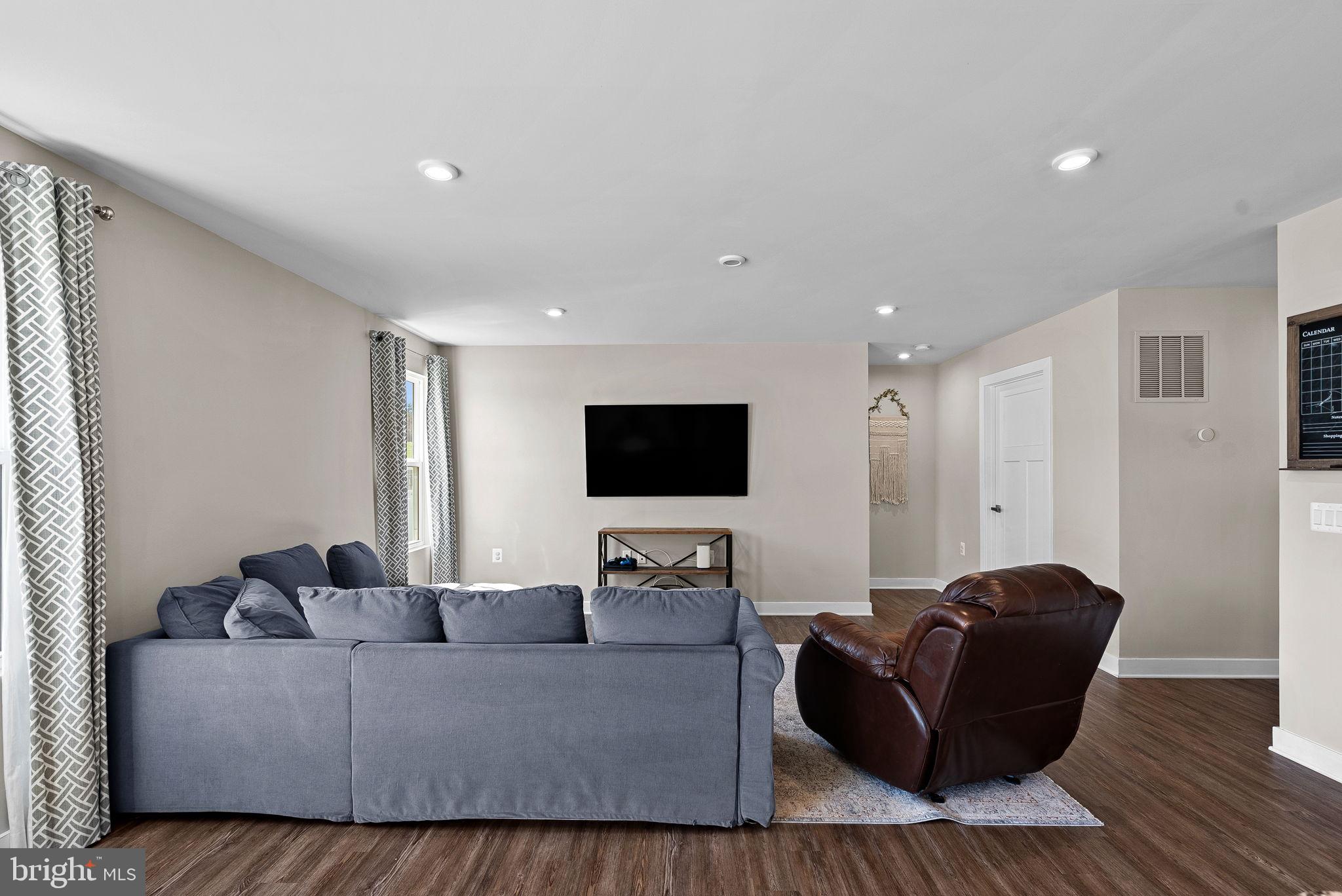 SOUTH BROOK - Residential