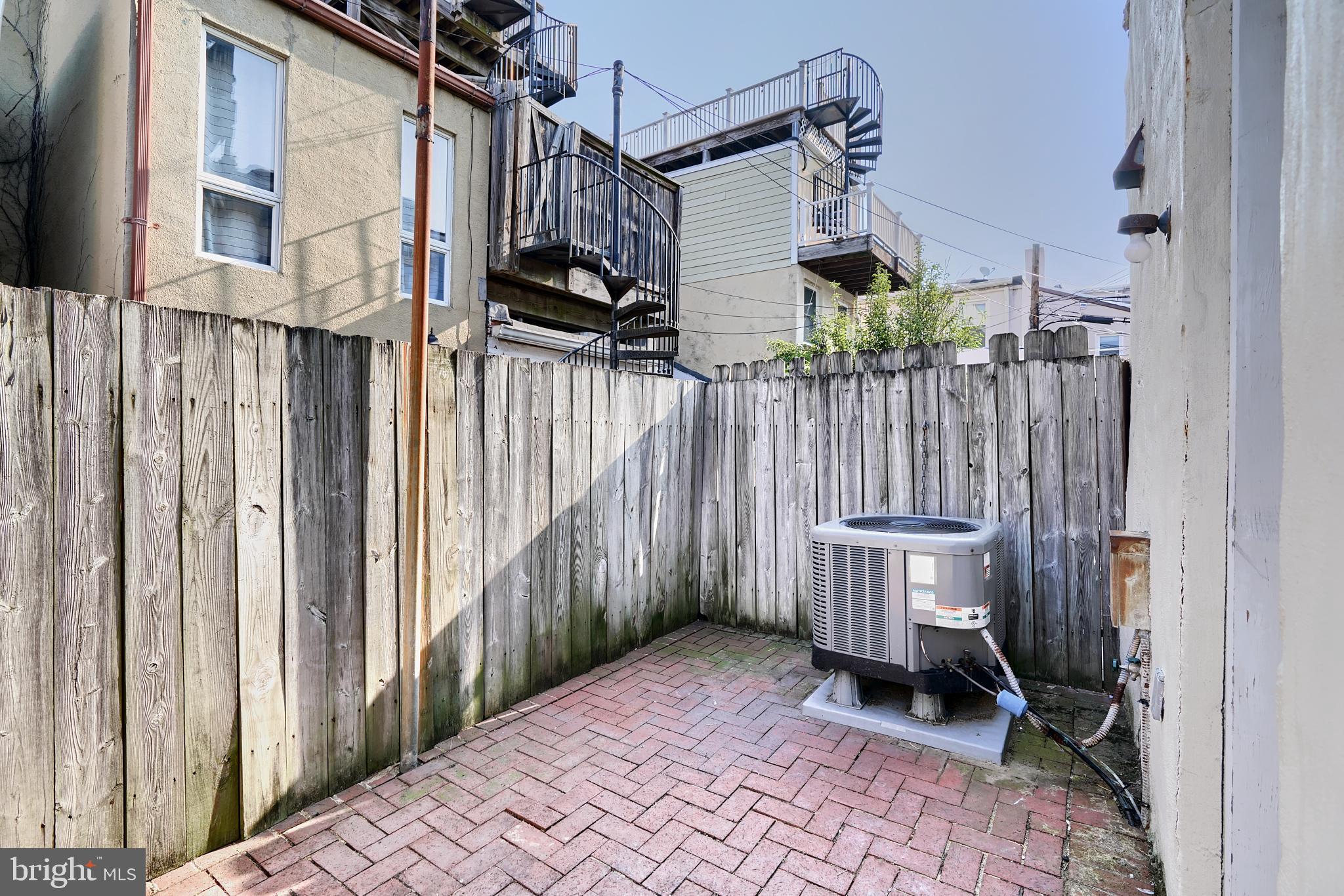 FEDERAL HILL HISTORIC DISTRICT - Residential Lease