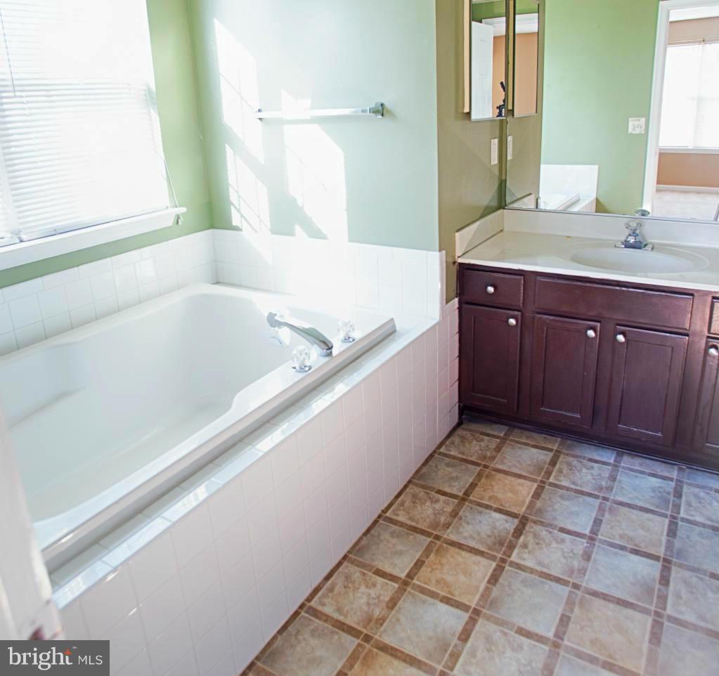 LAUREL - Residential